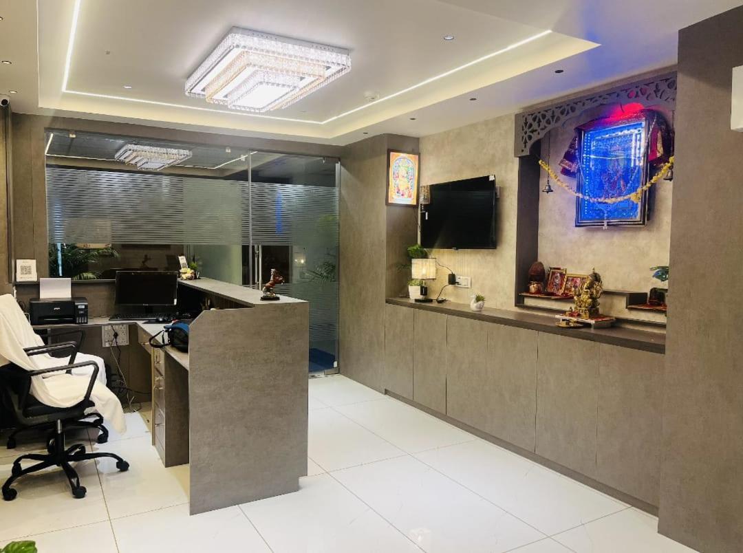Hotel Royal Square Gandhinagar Dış mekan fotoğraf