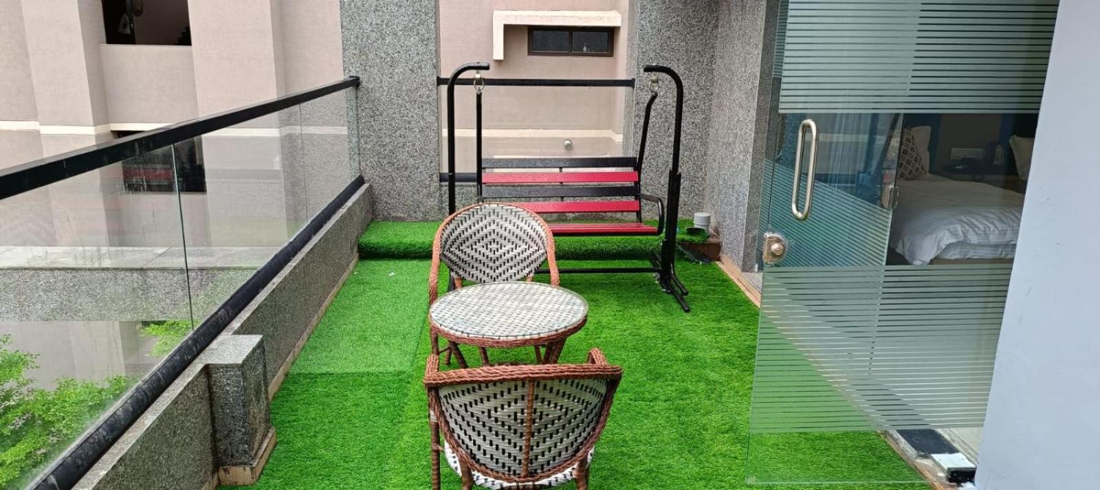 Hotel Royal Square Gandhinagar Dış mekan fotoğraf