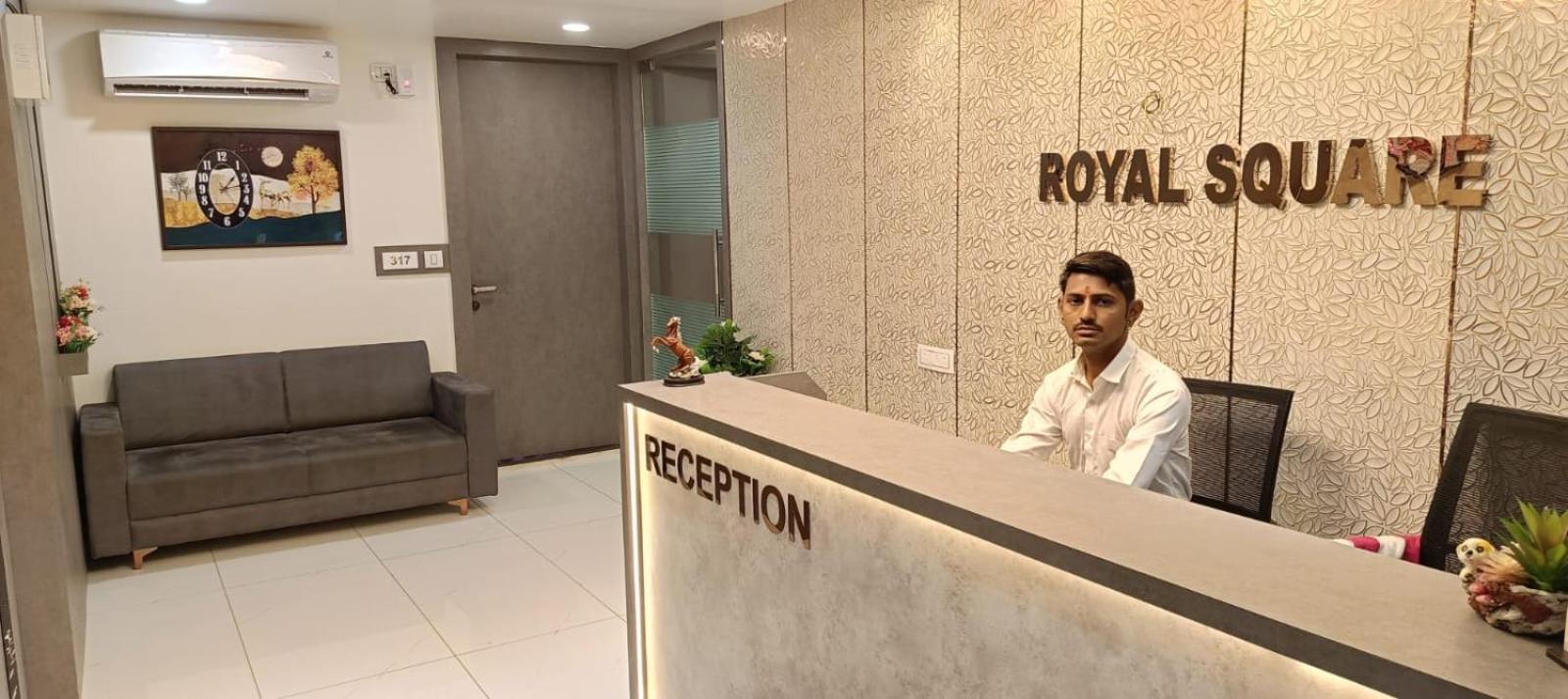 Hotel Royal Square Gandhinagar Dış mekan fotoğraf