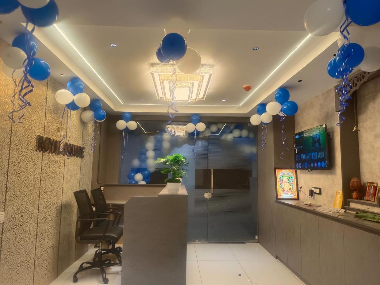 Hotel Royal Square Gandhinagar Dış mekan fotoğraf